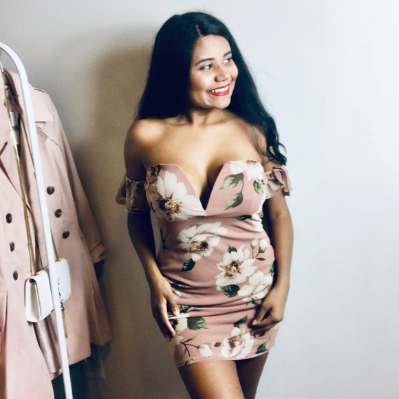 Forever 21 Dresses & Skirts - FOREVER 21 - Floral Pencil Dress 304